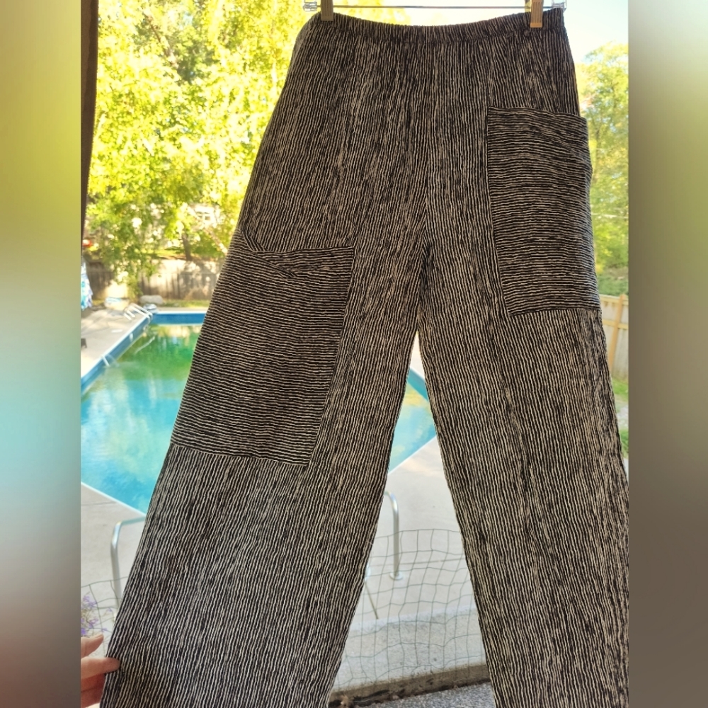 Niche Nilgun Derman ~ Art to Wear ~ Black & White Wavy Stripe Wide Leg Pant, Med